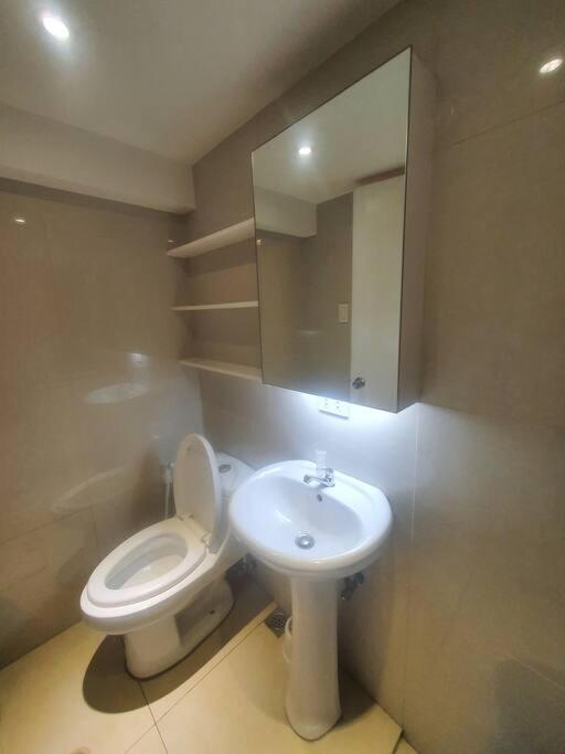Bgc Taguig Cozy 2 Bedroom Loft, With Stunning Bgc Skyline View! Манила Экстерьер фото